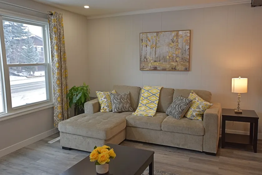 EXQUISITE 3BD HOUSE CLOSE TO AIRPORT, PL HOSP, DOWNTOWN, SLEEPS 7 - Image 1