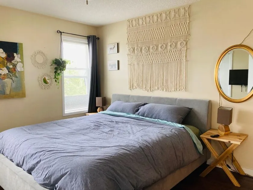 Cozy 2-Level Private Home Away From Home - Image 1