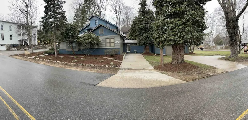 Lovely three bedroom apartment with hot tub - Image 1