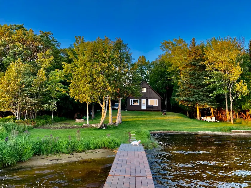 Lake retreat on Indian Lake, Manistique MI - Image 1