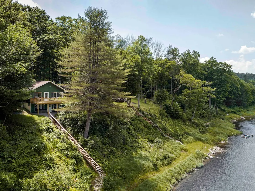 The river house, Hot Tub/ Private River Front - Image 1