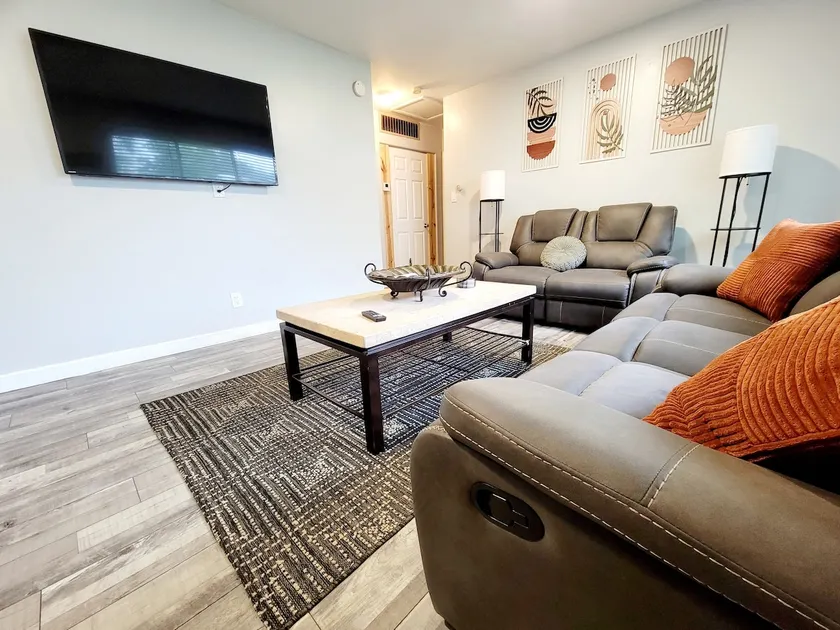 Home Away from home/Airport/contractor friendly - Image 1
