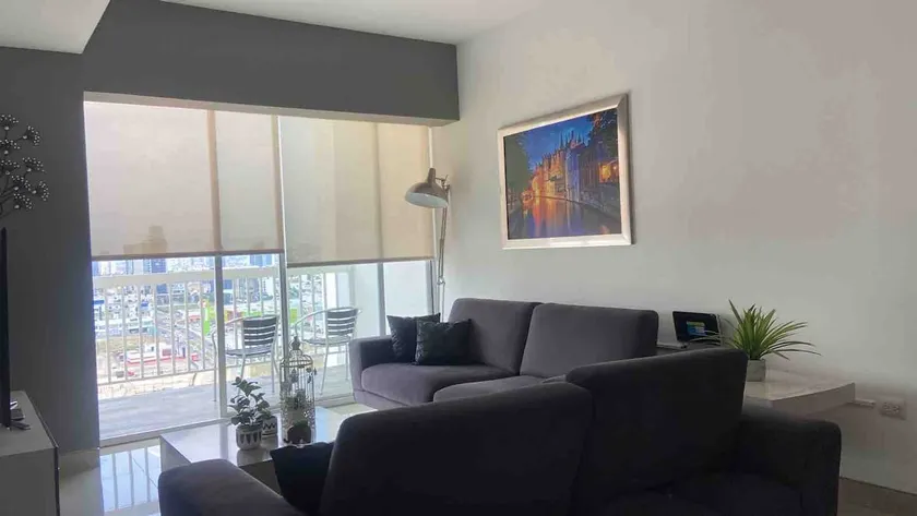 Luxurious Apartment on the 17th Floor - Image 1