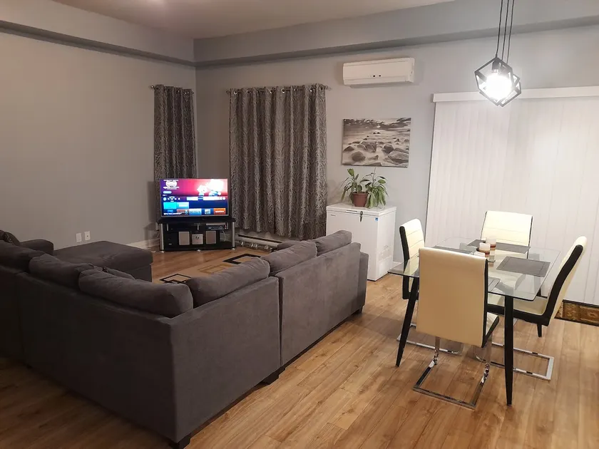 Modern home away from home - Image 1