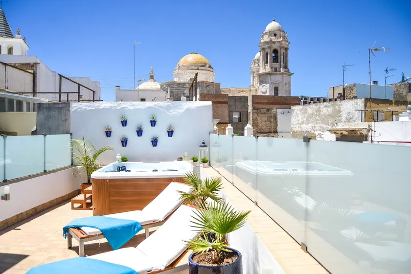 Penthouse tropical spa terrace over Roman Theatre - Image 1