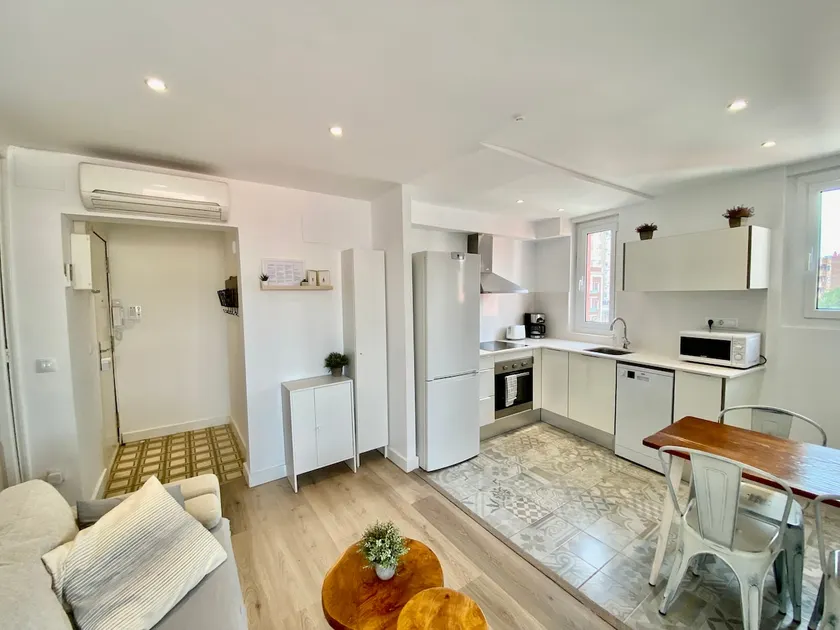 Suite Apartment Anselm Bcn - Image 1