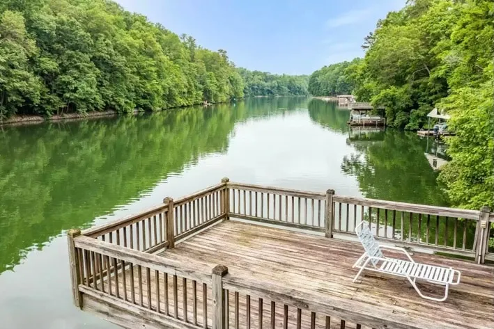 Proctor Landing -Lakefront Pet friendly! Fire pit! - Image 1