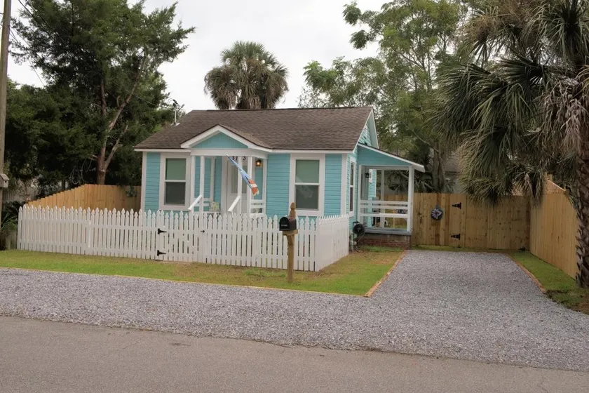 Pensacola Pelican Retreat - Image 1