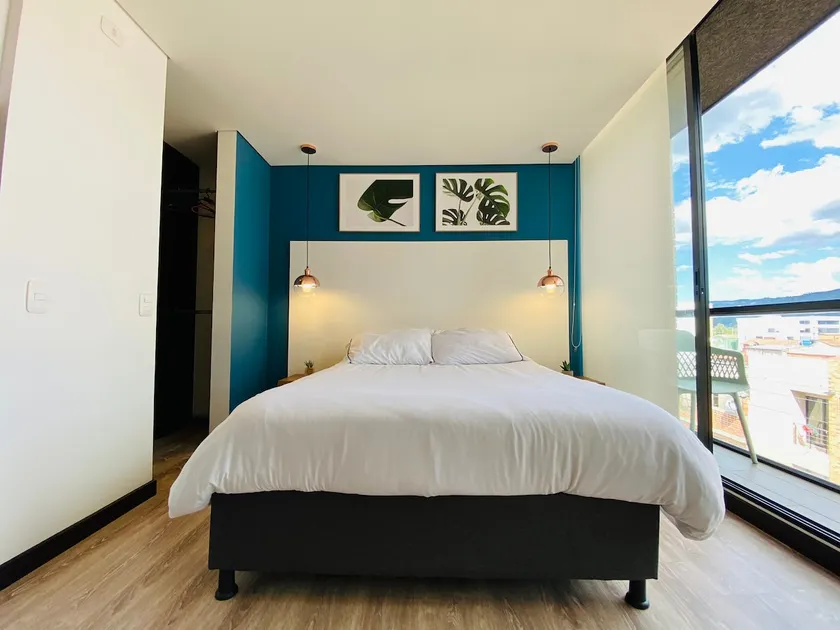 Nice apartment with balcony, great location, - Image 1