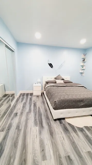 A cozy suite, with a separate entrance - Image 1