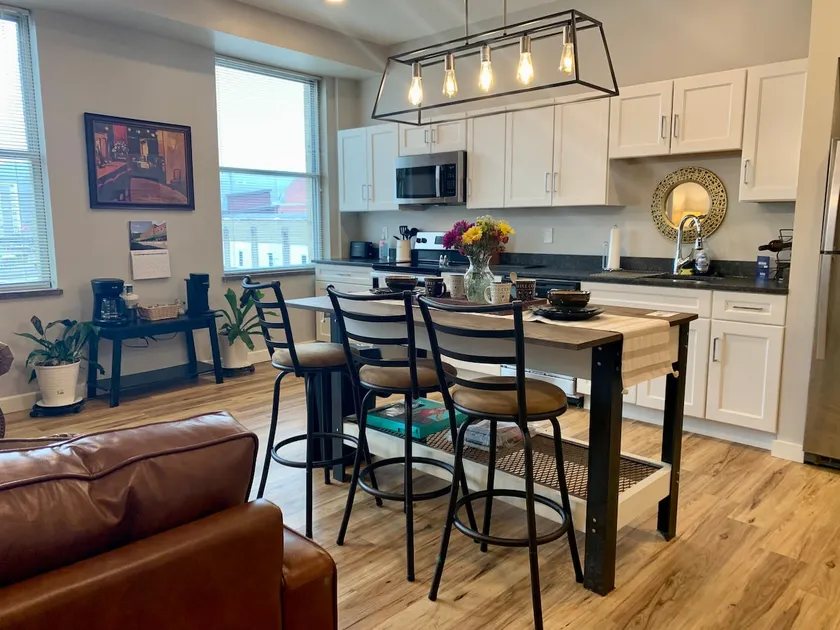 Cozy Family Apt In Downtown Charleston, WV - Image 1