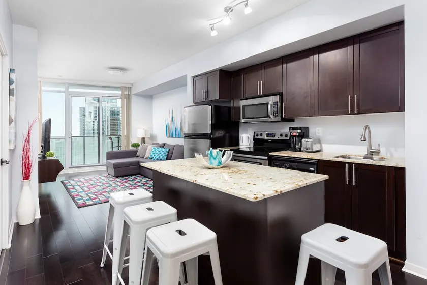 ModernLuxuryHighrise w/Parking - Maple Leaf Square - Image 1