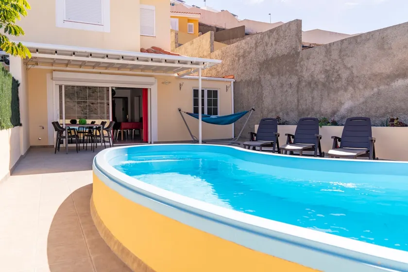 Family Spacious & Private Villa - Image 1