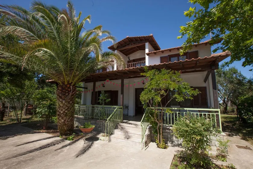 Wonderful villa with huge yard, at Potamos beach - Image 1