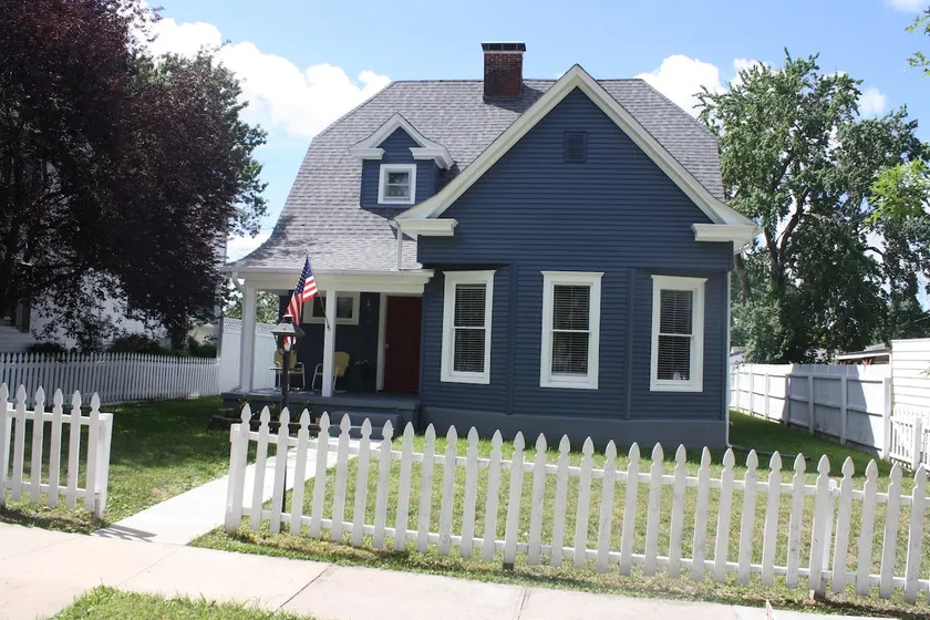 Charming 3 bedroom Bungalow - Image 1