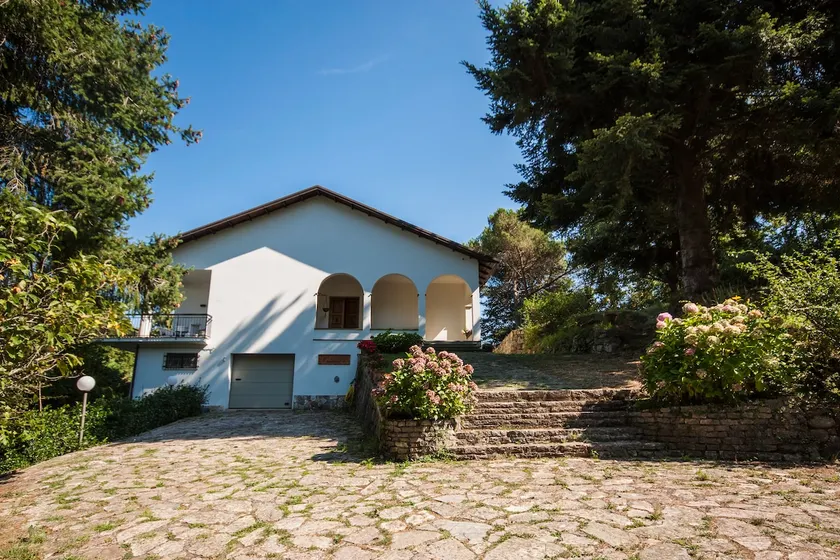 Villa en una zona montañosa y tranquila detrás de las Cinque Terre, gran zona verde. - Image 1