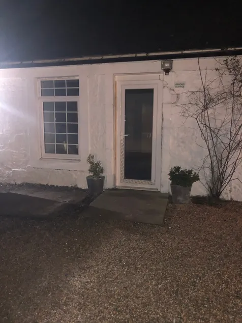 COACHMAN COTTAGE OUTSIDE HOT TUB - Image 1