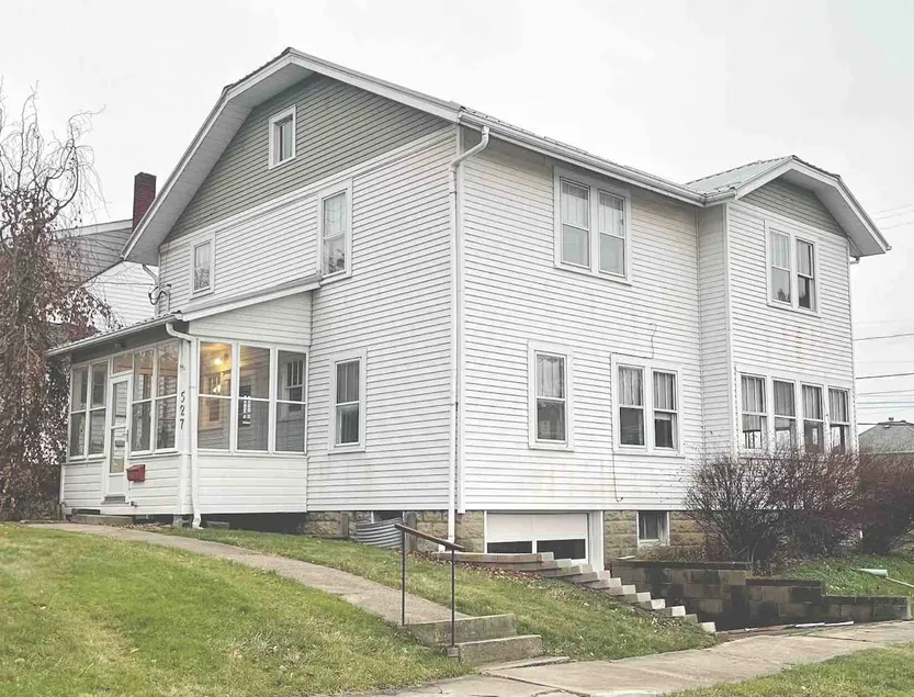 In-town updated 3 bedroom house - Image 1