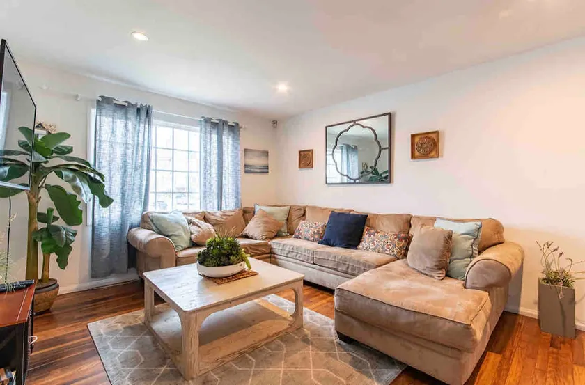 Hollywood Bungalow style Haus near LAX/SoFi/405fwy - Image 1