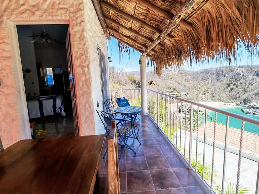 Bungalow, ocean view, access to semi-private beach - Image 1