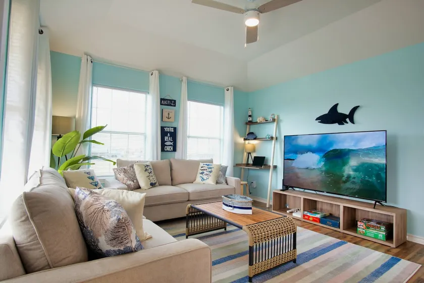 Seabreeze Sueños ※ Surfside Abode a Walk to Beach - Image 1