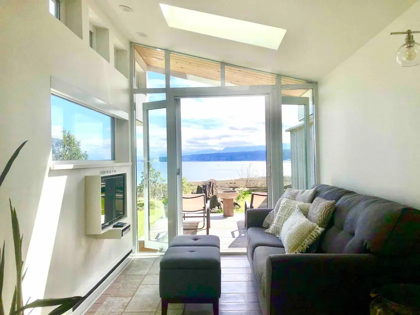 Oceanfront Luxury Guest Suite and Sauna in a Rustic Natural setting - Image 1
