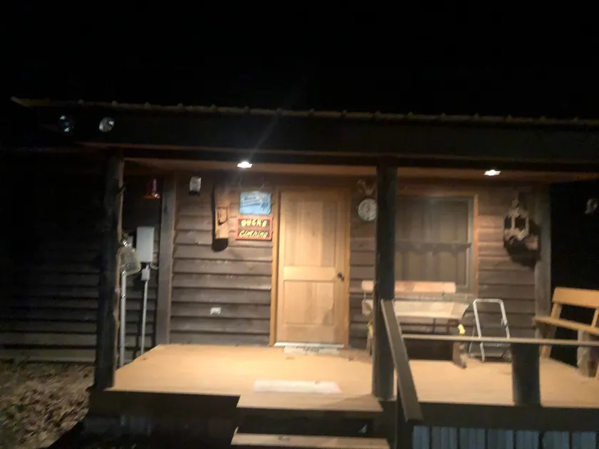 Beautiful Rustic Cabin in Lake Guntersville! - Image 1