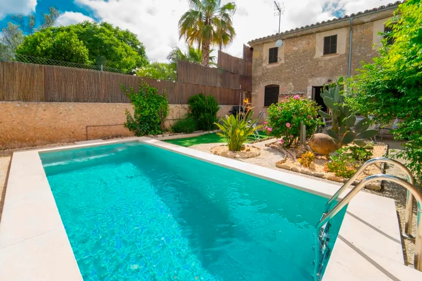 Typical old Majorcan house with a private pool - Image 1