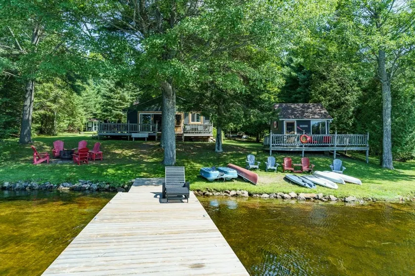 Canadiana-Muskoka Lake House Retreat - Image 1