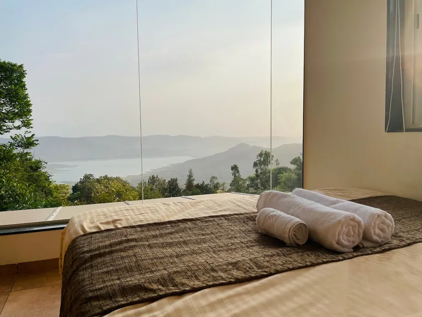 Private Guest house facing Krishna Valley & Lake - Image 1