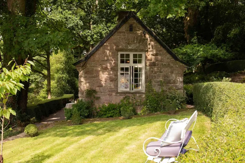 Peaceful Stone Cottage among fabulous gardens - Image 1