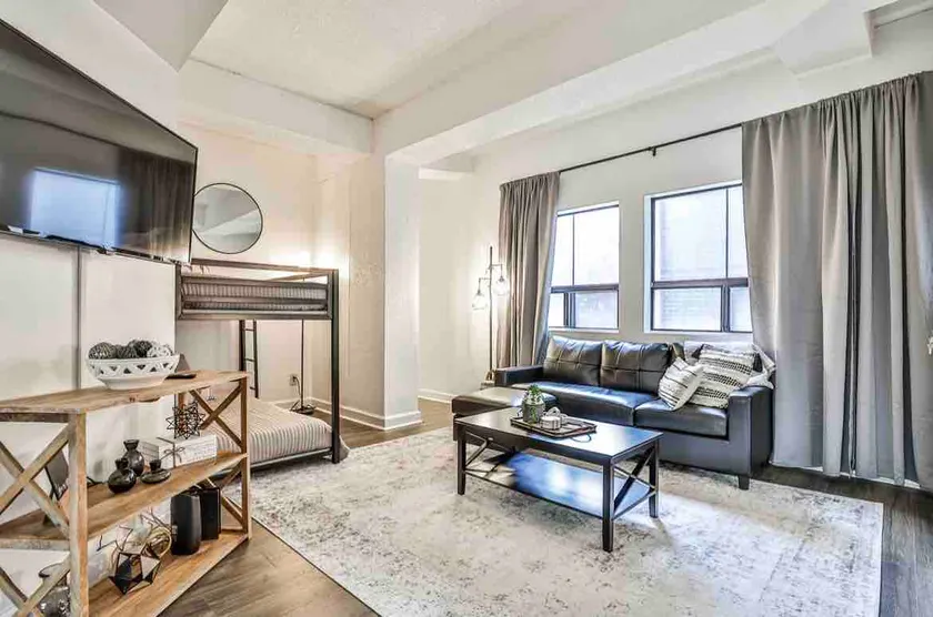 Lovely 1 - bedroom condo in downtown Athens 308 - Image 1