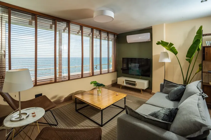 Level11Apartment.30m beach. Jacuzzi. Garage. Wifi - Image 1