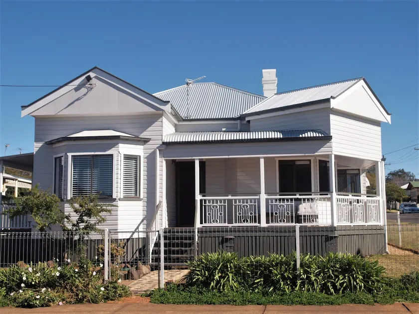 Gowrie House - 4 bedroom in CBD - Image 1