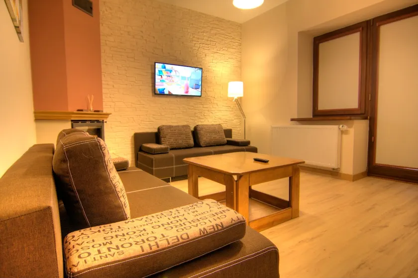 Apartment with terrace & fireplace - Image 1