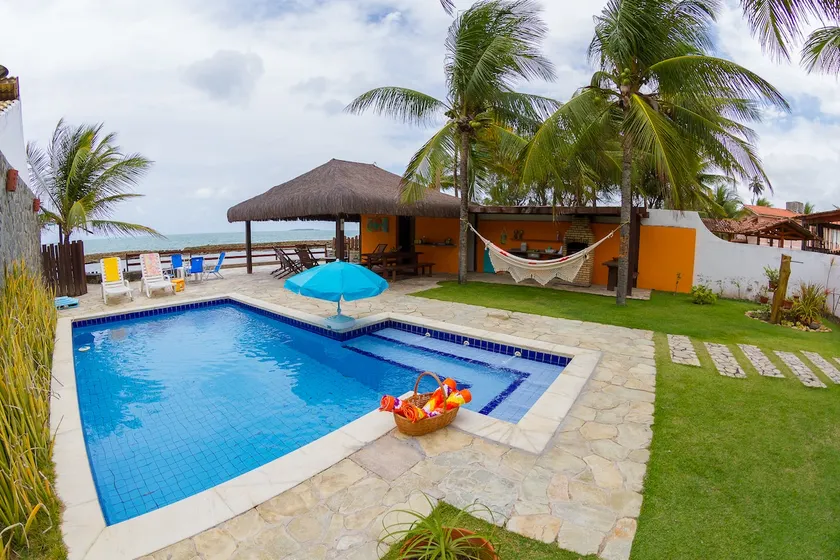 VivaSerrambi Waterfront House - Image 1