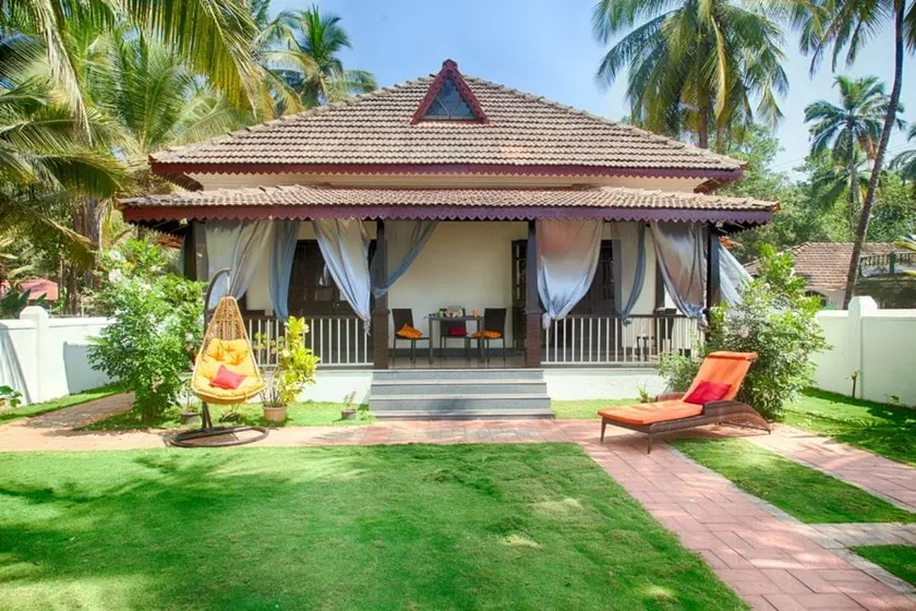 Beach front 4bhk private villa at Morjim - Image 1