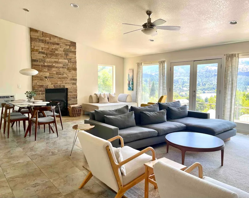 The Riverview House - Image 1
