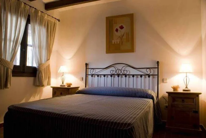 Idara's Apartments, Apartment with 2 beds 1 - Image 1