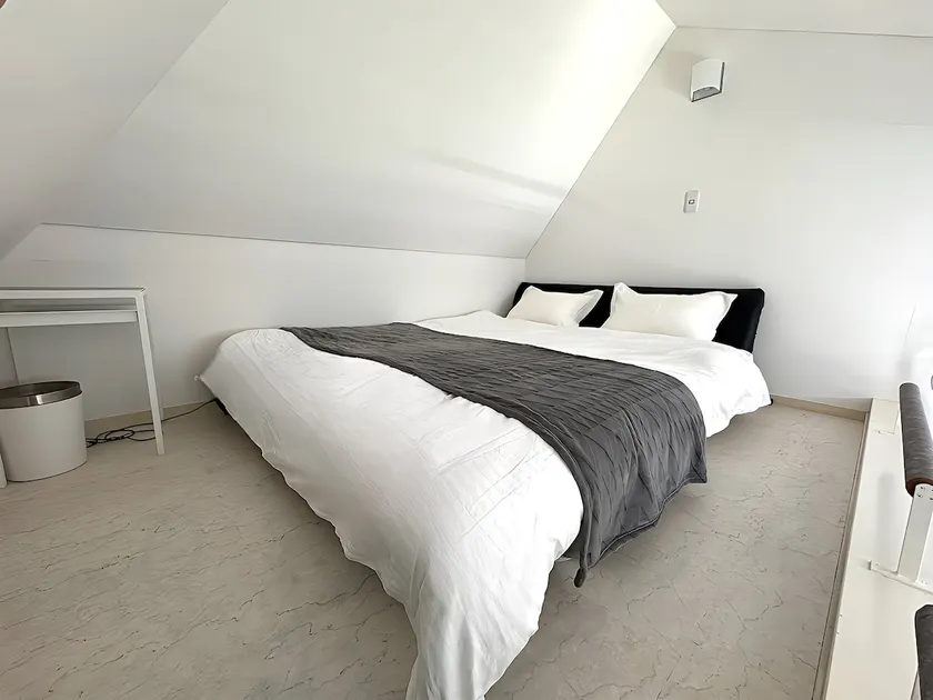 Nakameguro Station and Ikejiri Ohashi Station.10 minutes on foot/Queen bed/Switch/WiFi 10G & Pocket WiFi. - Image 1