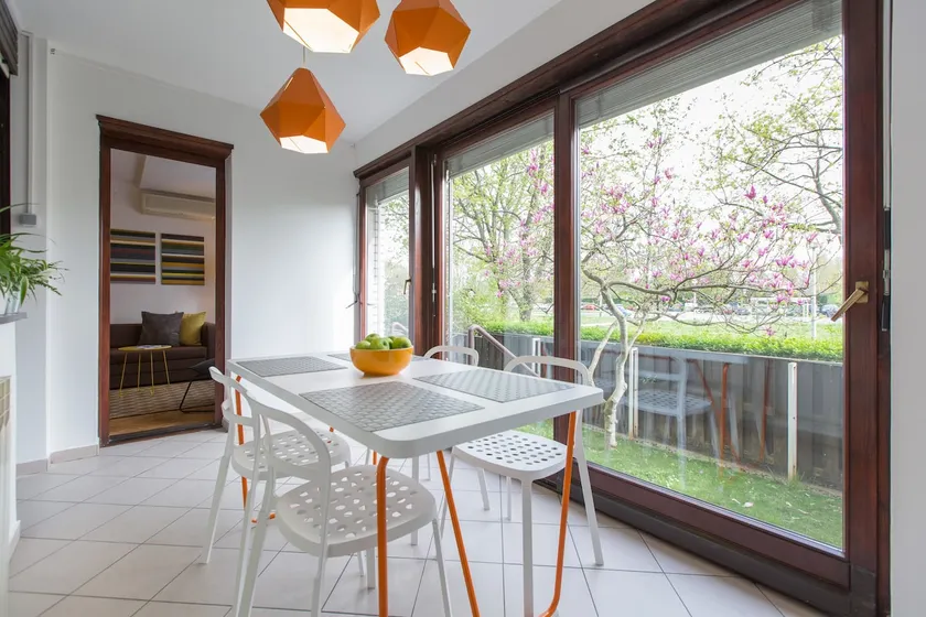 Spacious city apartment with private GARDEN - Image 1
