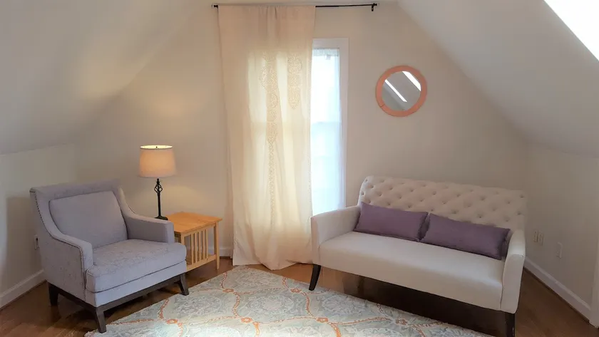Bright and sunny in-law suite. No cleaning fees - Image 1