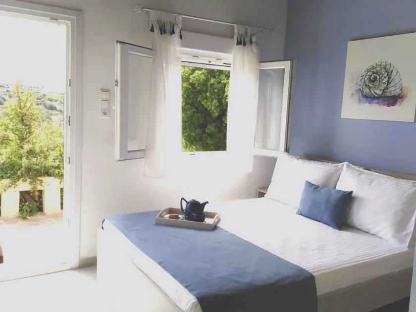 Seaside bungalow with garden & private parking - Image 1