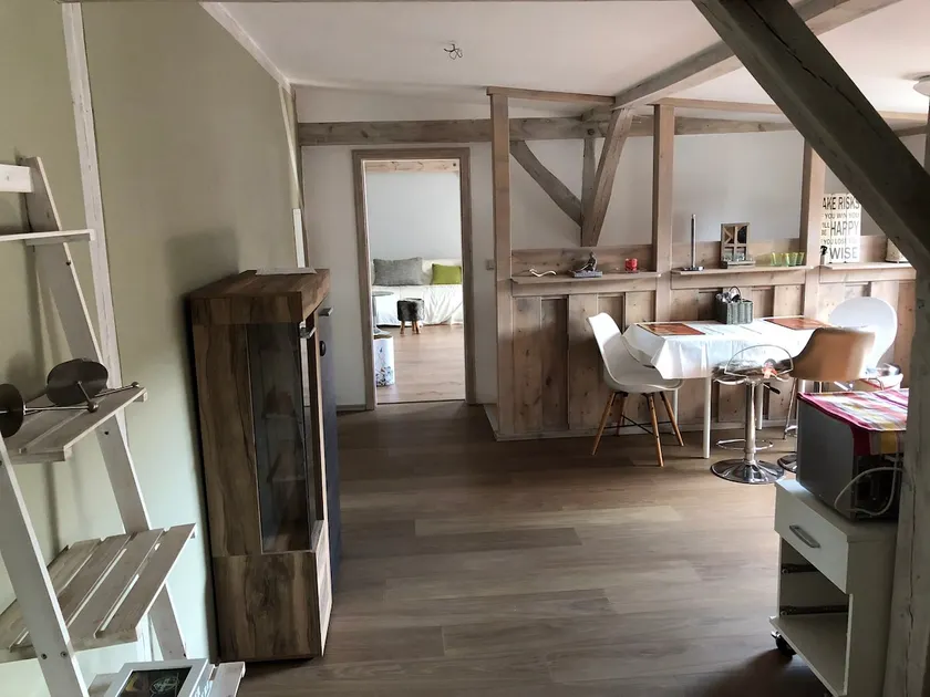 City apartment with balcony, private entrance, parking - Image 1