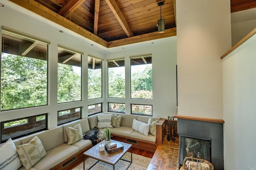 Sonoma Treehouse - Quiet home with deck & hot tub - Image 1