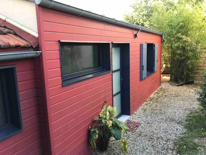 Neuilly-Plaisance, pretty outbuilding with terrace - Image 1