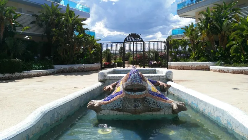 Resort apartment on the beach - Image 1