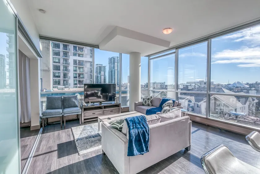 Immaculate 2 BD DT Condo w/ Panoramic City Views! - Image 1
