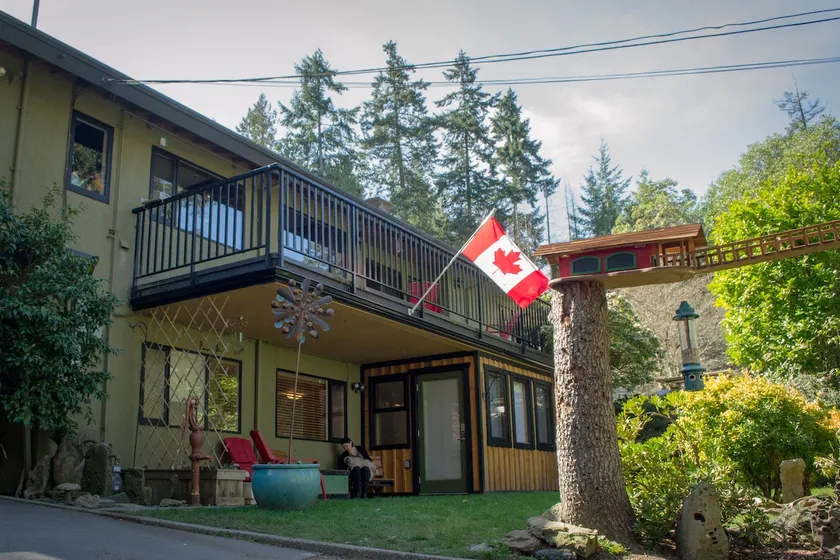 Lovely little well appointed suite close to downtown, parks and restaurants - Image 1