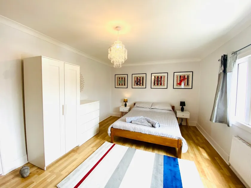 Portland House ‘Boutique’ Break by the sea Ventnor - Image 1